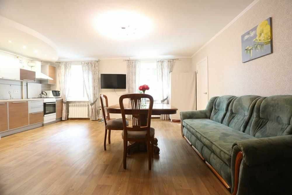 Продажа 2-комнатной квартиры 54 м², Титова ул., 1