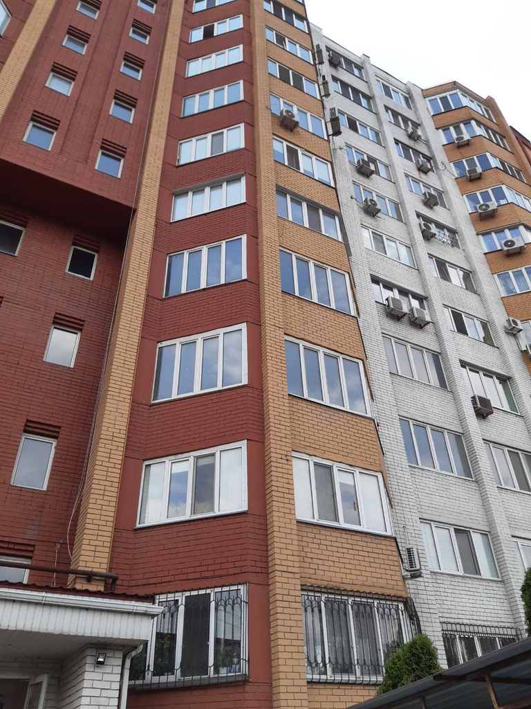 Продажа 4-комнатной квартиры 178 м², Любарского ул., 36