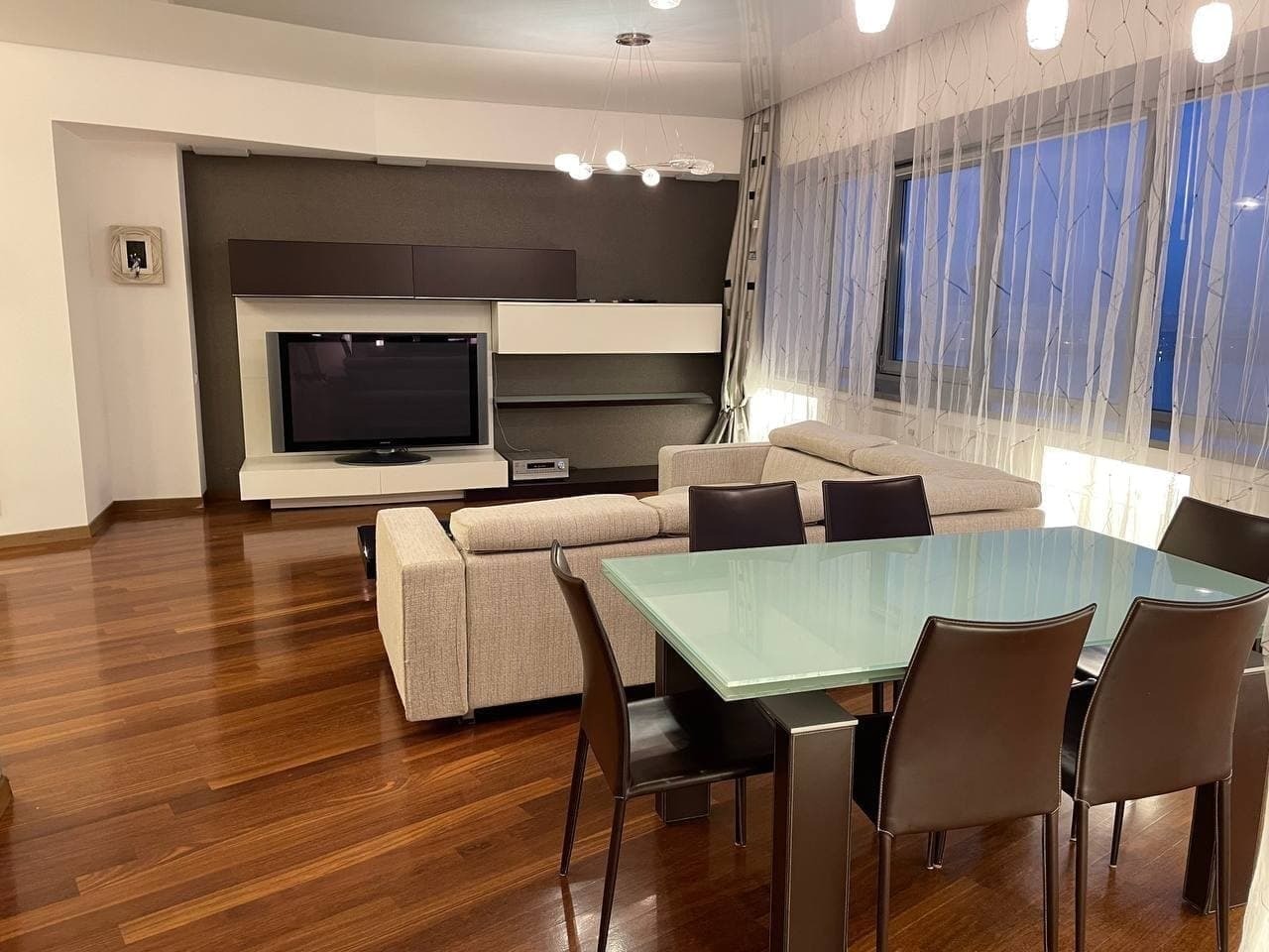 Продаж 4-кімнатної квартири 180 м², Дзерджинского (Соборный) ул.
