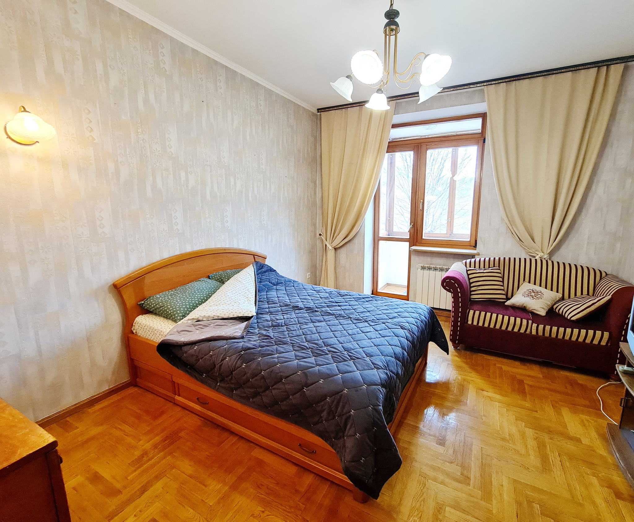 2-комнатная квартира посуточно 55 м², Лазарева ул., 4
