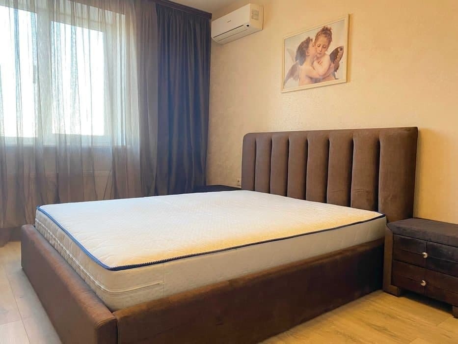 Продажа 2-комнатной квартиры 77 м², Дмитрия Кедрина ул.
