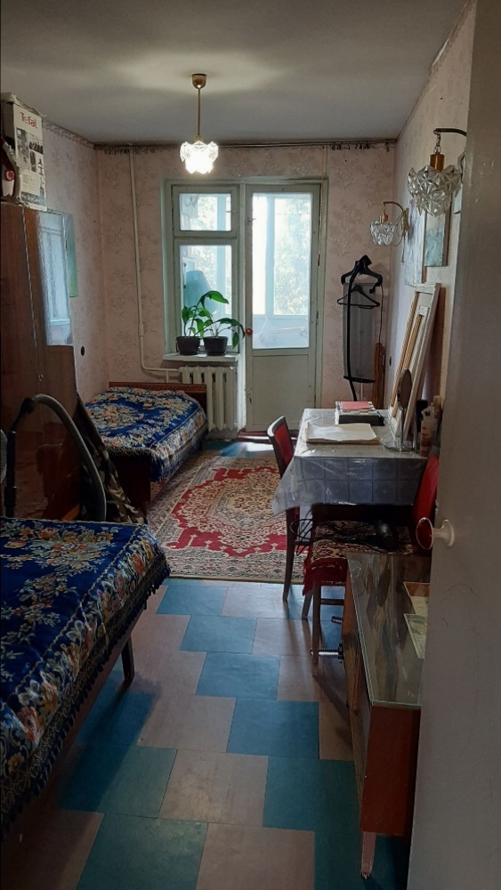 Продаж 3-кімнатної квартири 64 м², Набережна Перемоги вул.