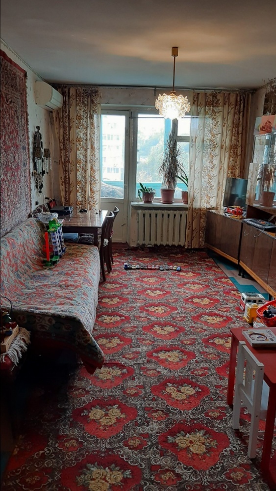 Продаж 3-кімнатної квартири 64 м², Набережна Перемоги вул.