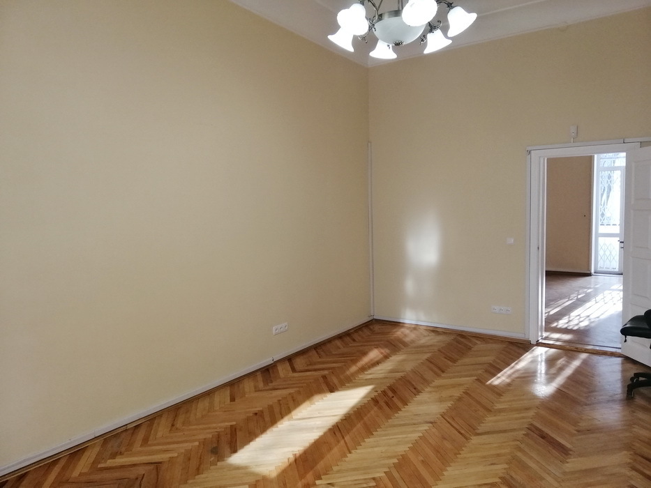 Продаж 3-кімнатної квартири 87 м², Інститутська вул.