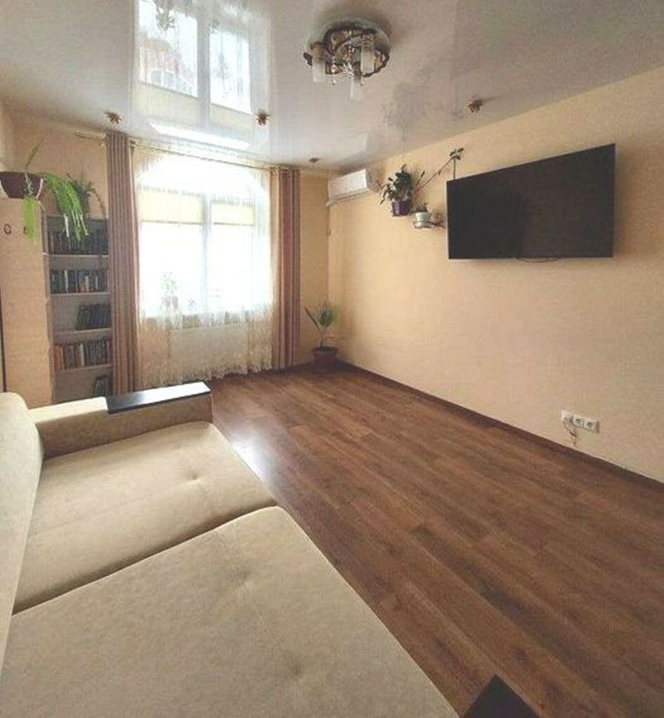 Продаж 2-кімнатної квартири 56 м², Первомайская вул.