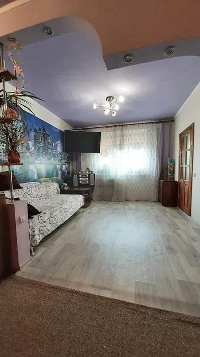 Продаж 3-кімнатної квартири 70 м², Велика Кільцева вул., 132