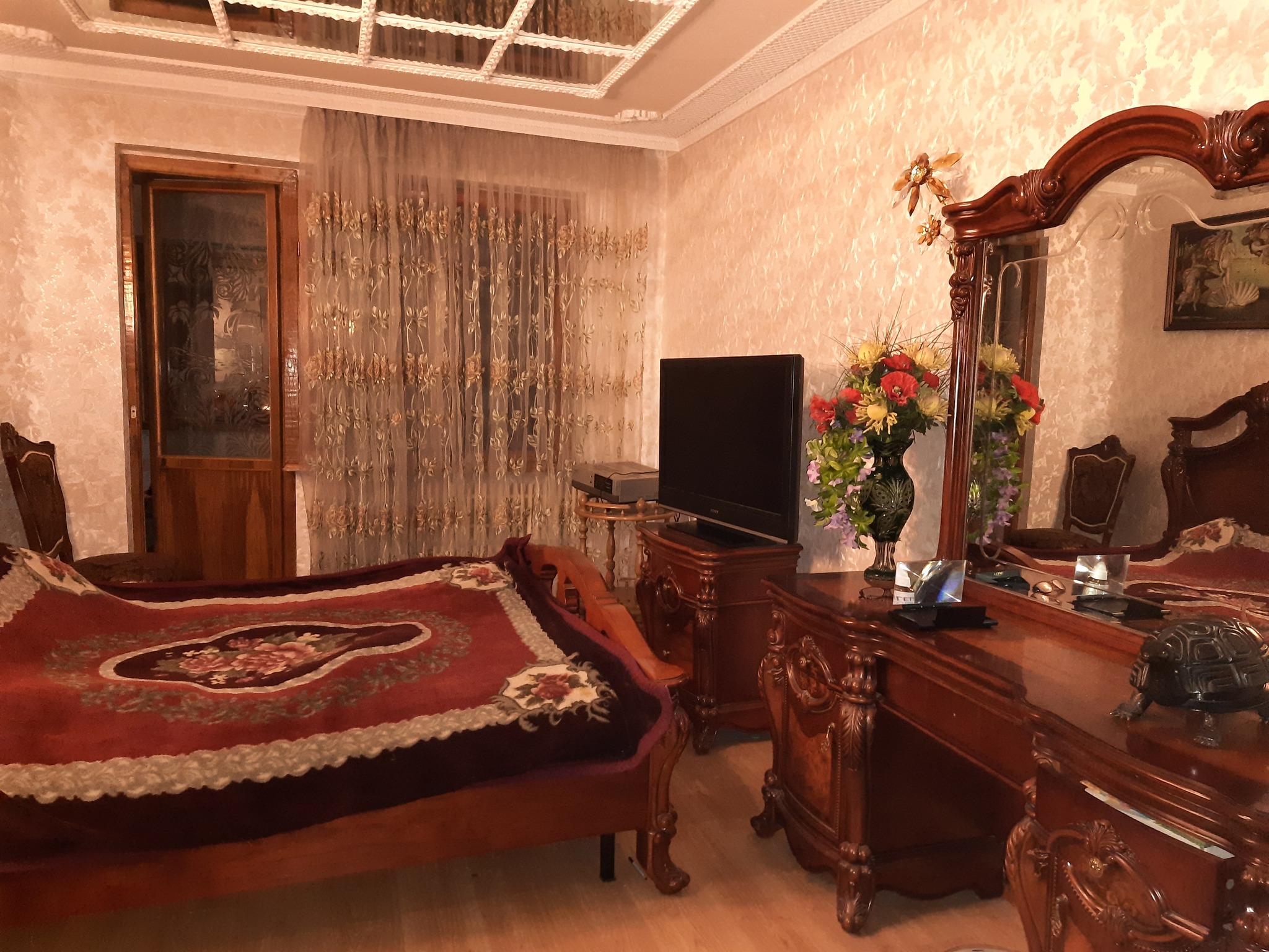 Продажа 4-комнатной квартиры 92 м², Юбилейный просп.