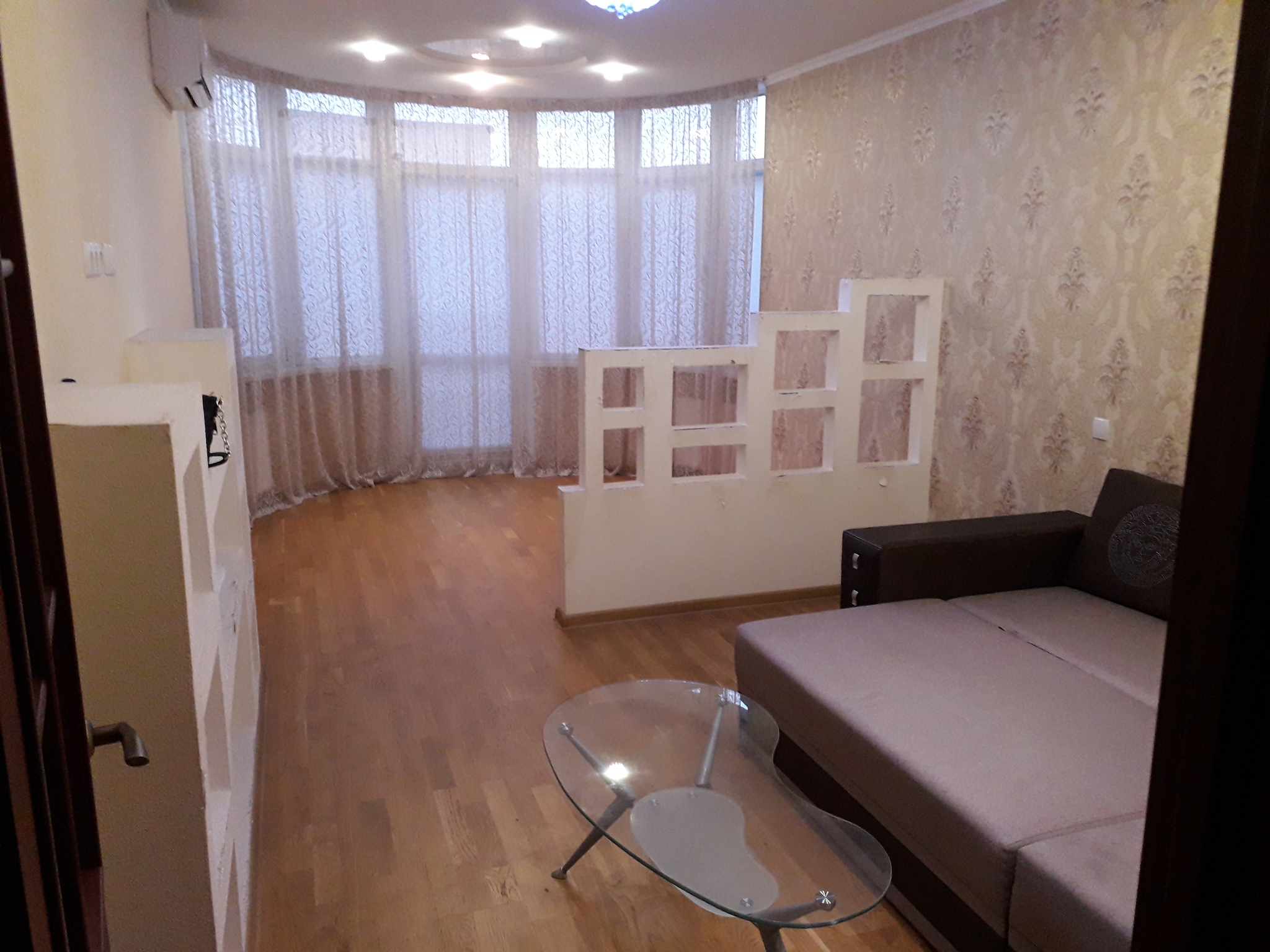 Аренда 1-комнатной квартиры 52 м², Вячеслава Черновола ул.