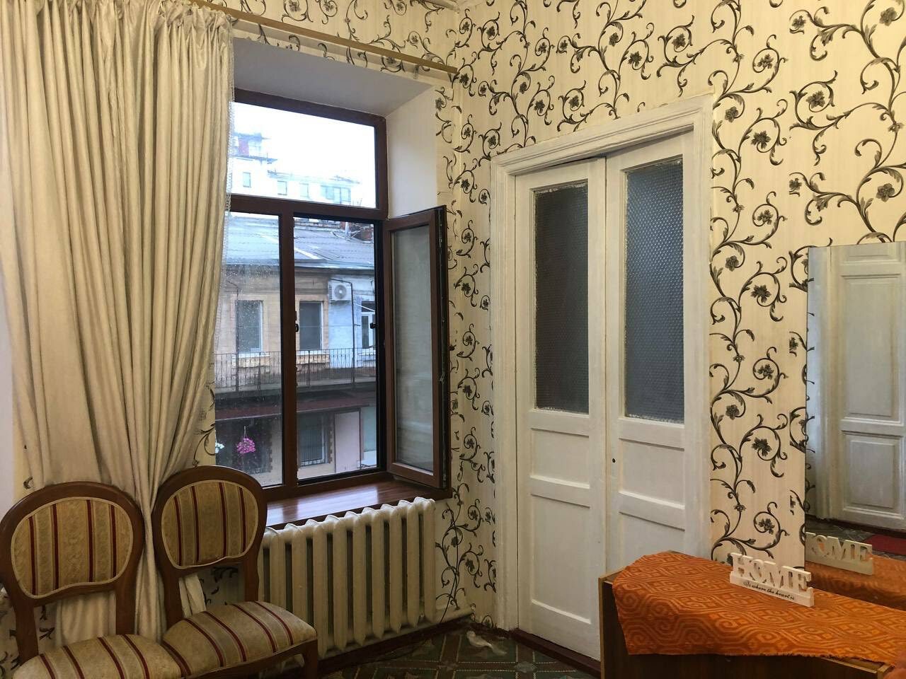 Продаж 1-кімнатної квартири 30 м², Базарна вул., 42