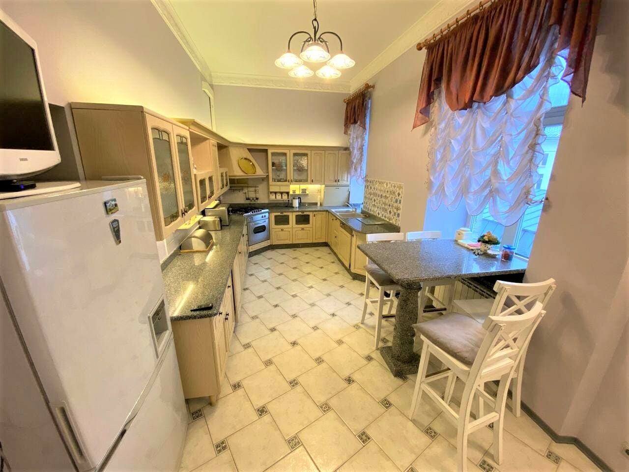 Аренда 3-комнатной квартиры 130 м², Михаила Коцюбинского ул., 5