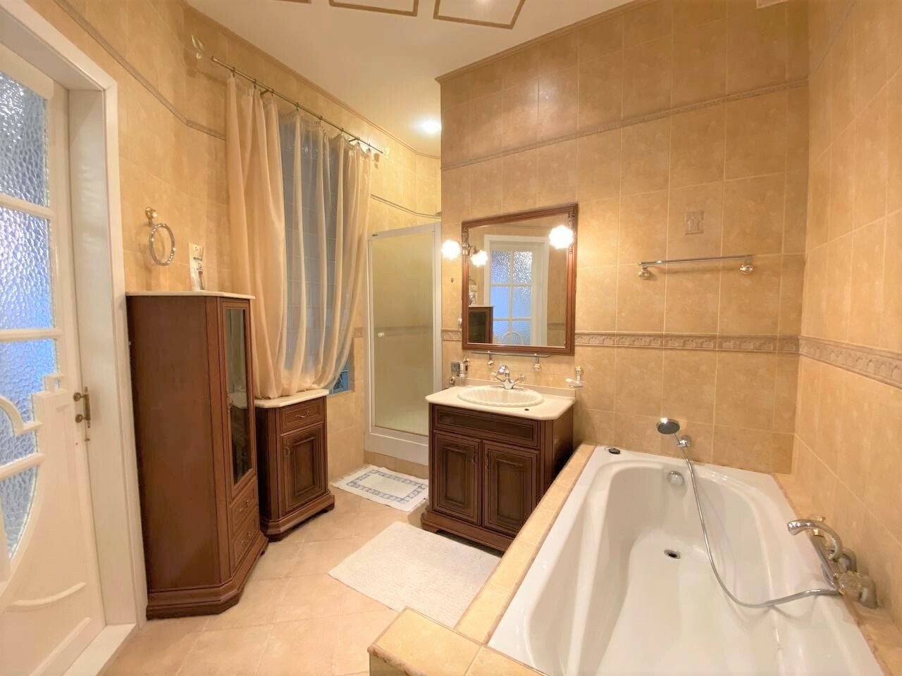 Аренда 3-комнатной квартиры 130 м², Михаила Коцюбинского ул., 5