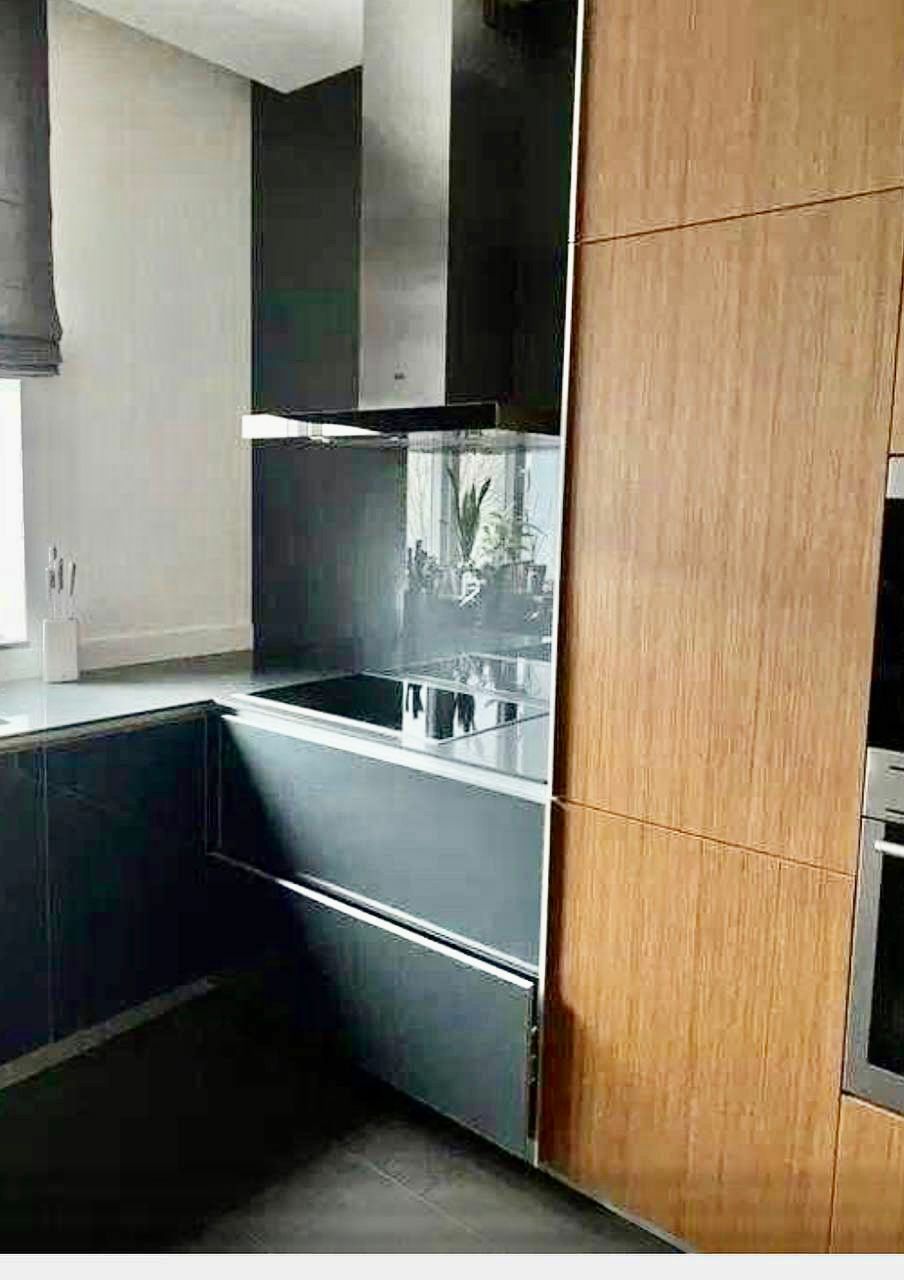 Продажа 3-комнатной квартиры 95 м², Соборная пл.