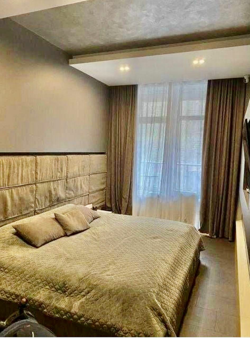 Продажа 3-комнатной квартиры 95 м², Соборная пл.