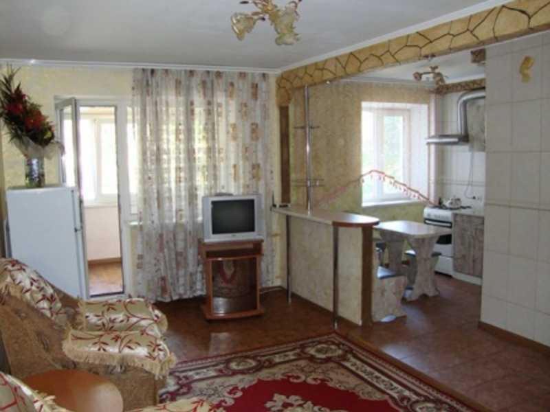 1-комнатная квартира посуточно 34 м², Космонавтов ул., 13