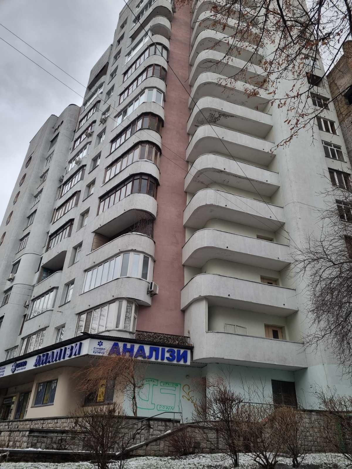 Продаж 4-кімнатної квартири 115 м²