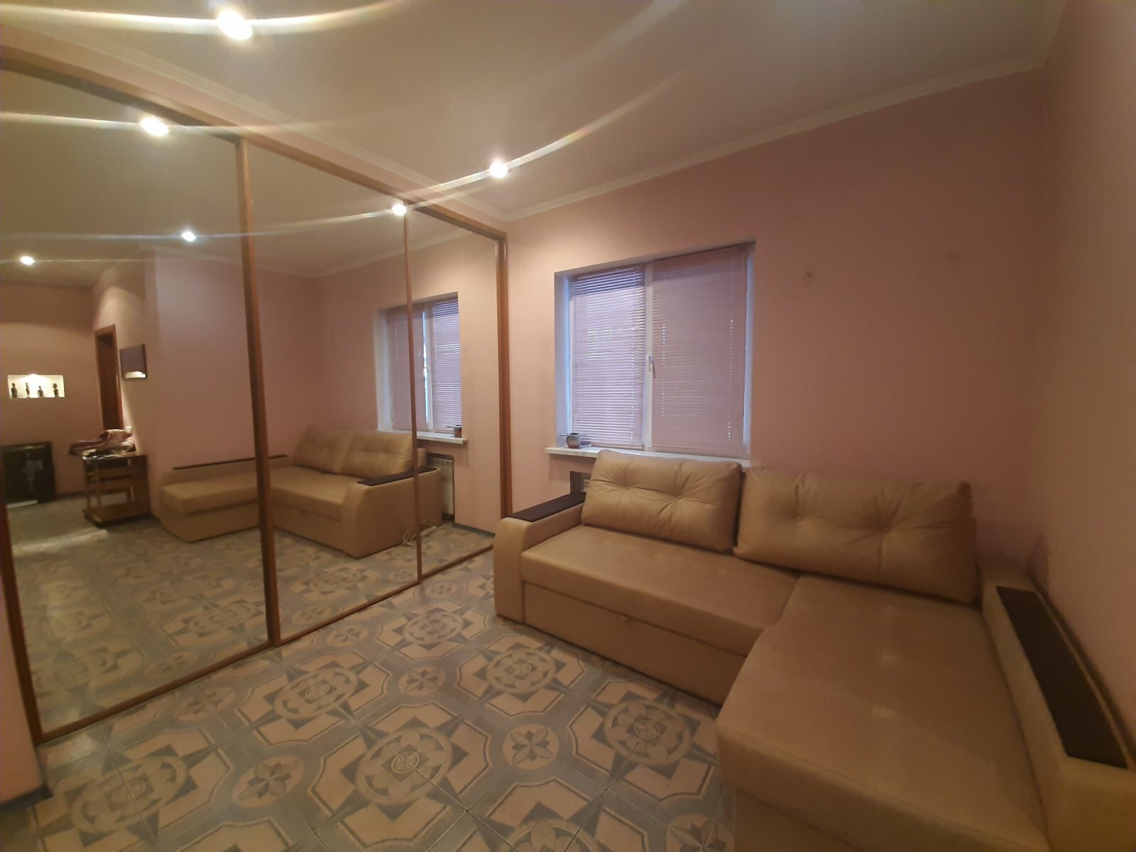 Дом посуточно 250 м², Якутская ул.