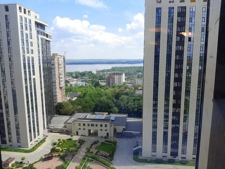 Продаж 3-кімнатної квартири 150 м², Сімферопольська вул.
