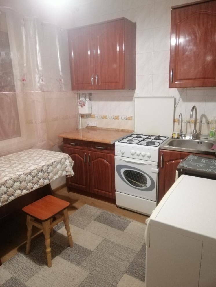 Продаж 1-кімнатної квартири 33 м², Героїв Праці вул.