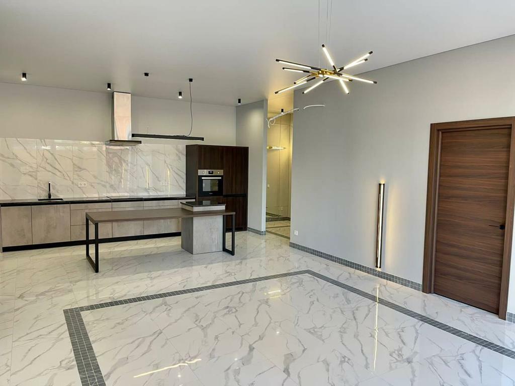 Продаж 4-кімнатної квартири 120 м², Ливарна вул.