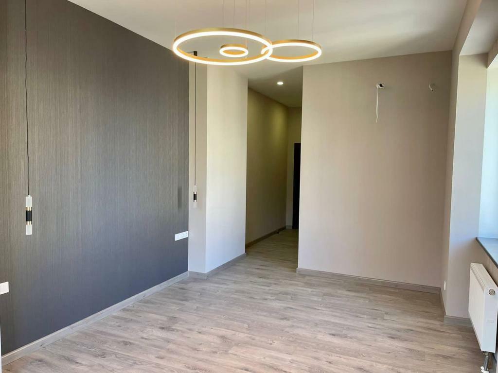 Продаж 4-кімнатної квартири 120 м², Ливарна вул.