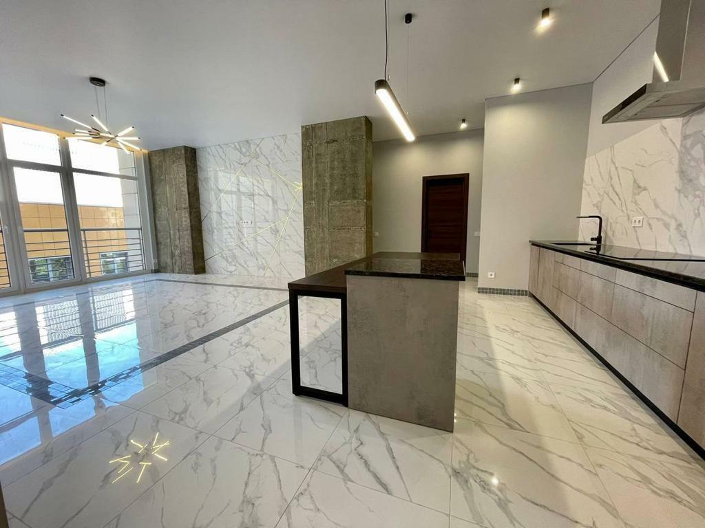 Продаж 4-кімнатної квартири 120 м², Ливарна вул.