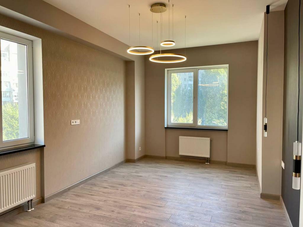 Продажа 4-комнатной квартиры 120 м², Литейная ул.