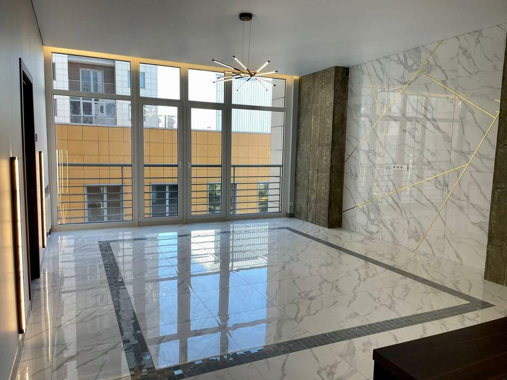 Продаж 4-кімнатної квартири 120 м², Ливарна вул.