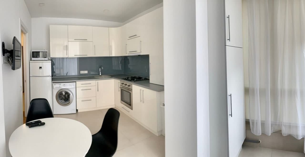 Продаж 2-кімнатної квартири 42 м², Василя Жуковського вул.