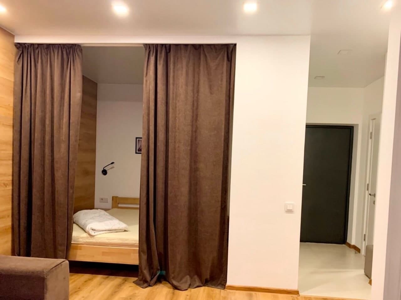 Продаж 2-кімнатної квартири 42 м², Василя Жуковського вул.