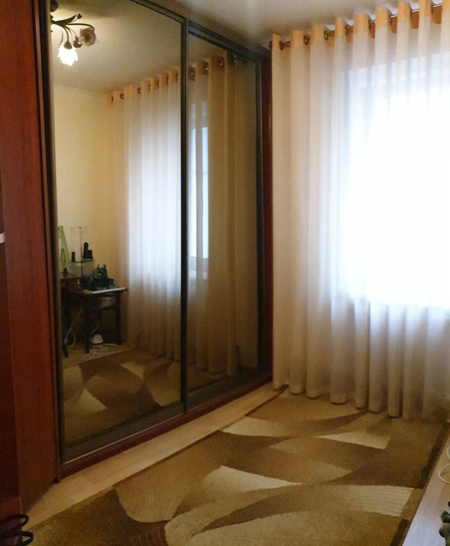 Продаж 4-кімнатної квартири 72.4 м², Академіка Заболотного вул.