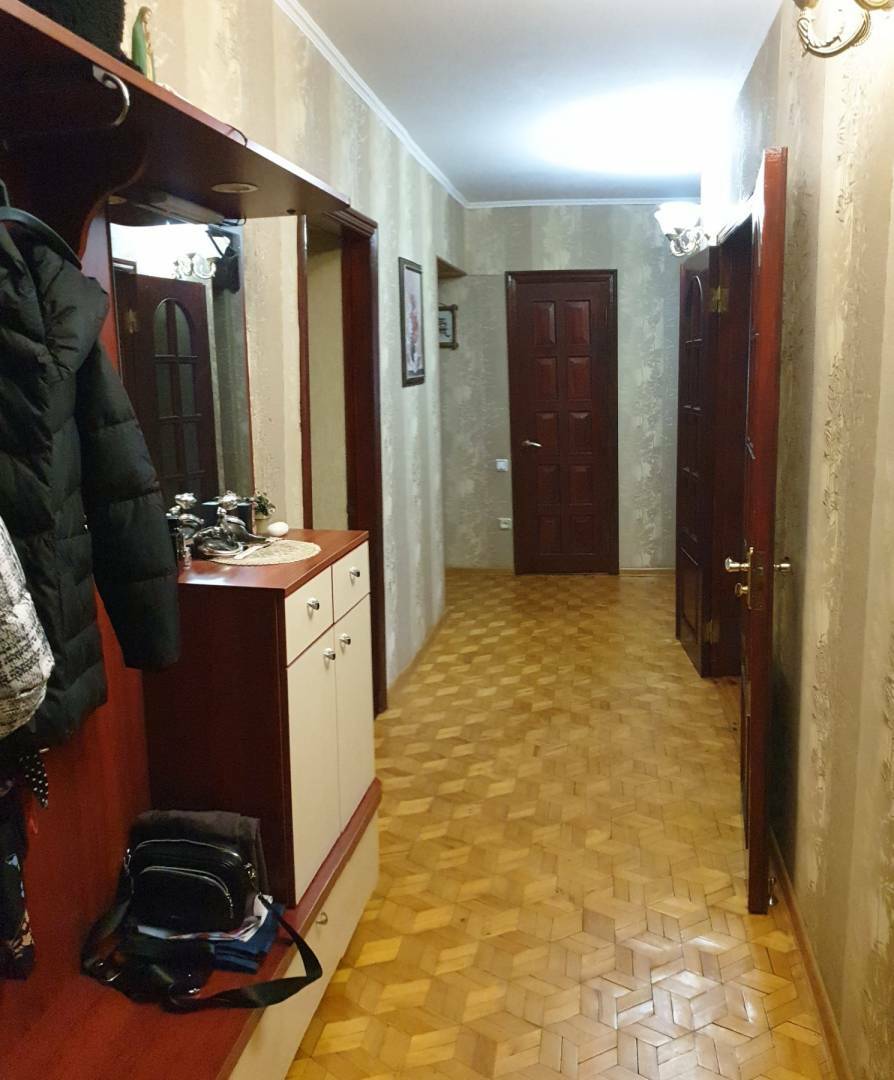 Продажа 4-комнатной квартиры 72.4 м², Академика Заболотного ул.