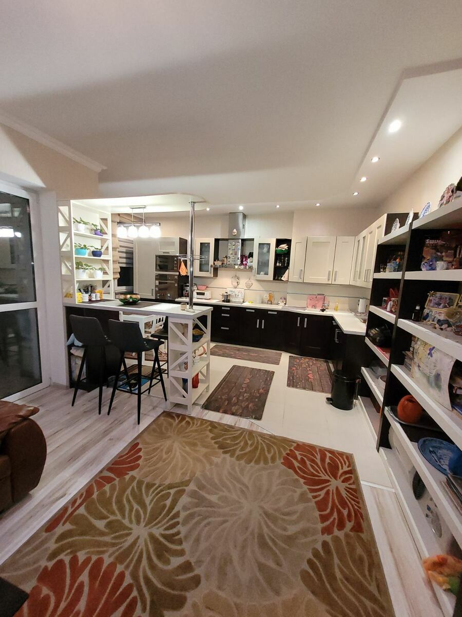 Продажа 2-комнатной квартиры 94 м², Белорусская ул., 3
