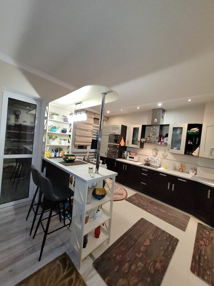 Продажа 2-комнатной квартиры 94 м², Белорусская ул., 3