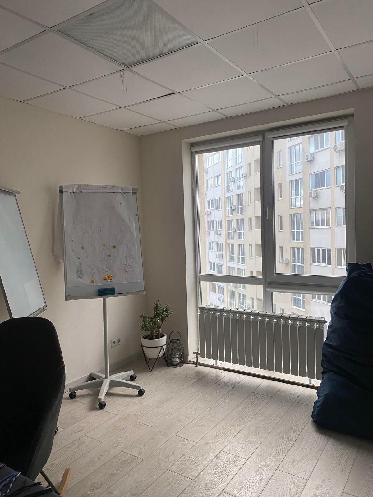 Продаж 2-кімнатної квартири 104 м², Олександрівська вул., 1