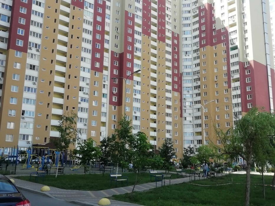 Продажа 3-комнатной квартиры 98 м², Сергея Данченко ул.