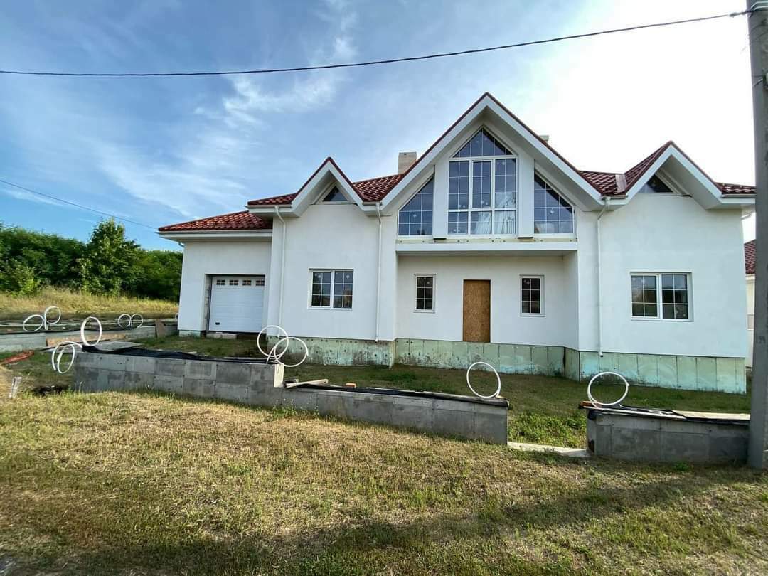 Продаж будинку 289 м²