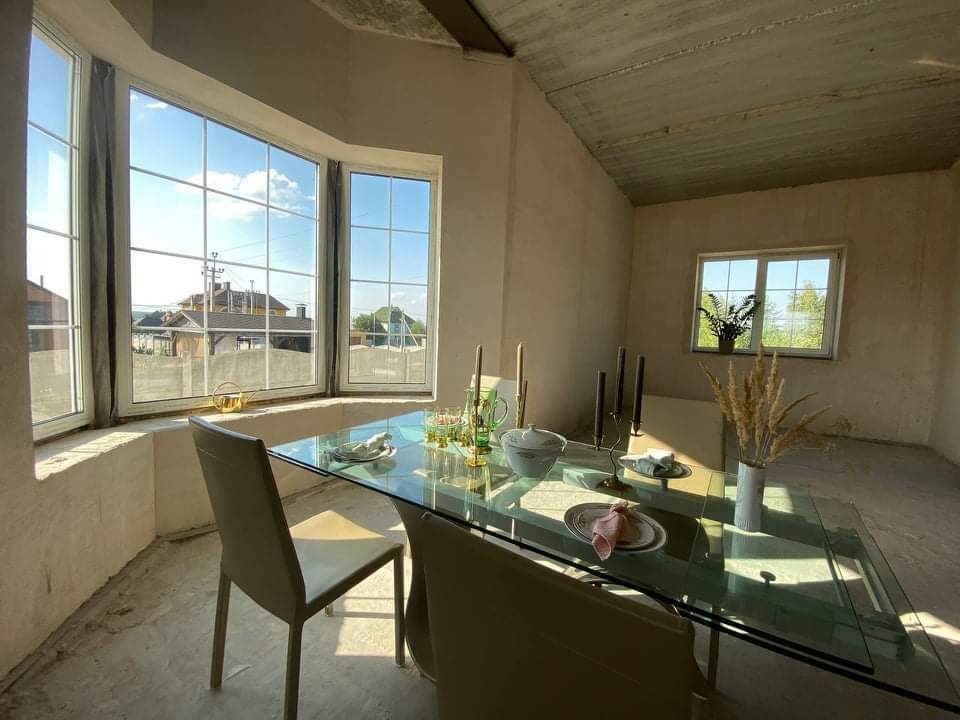 Продаж будинку 289 м²