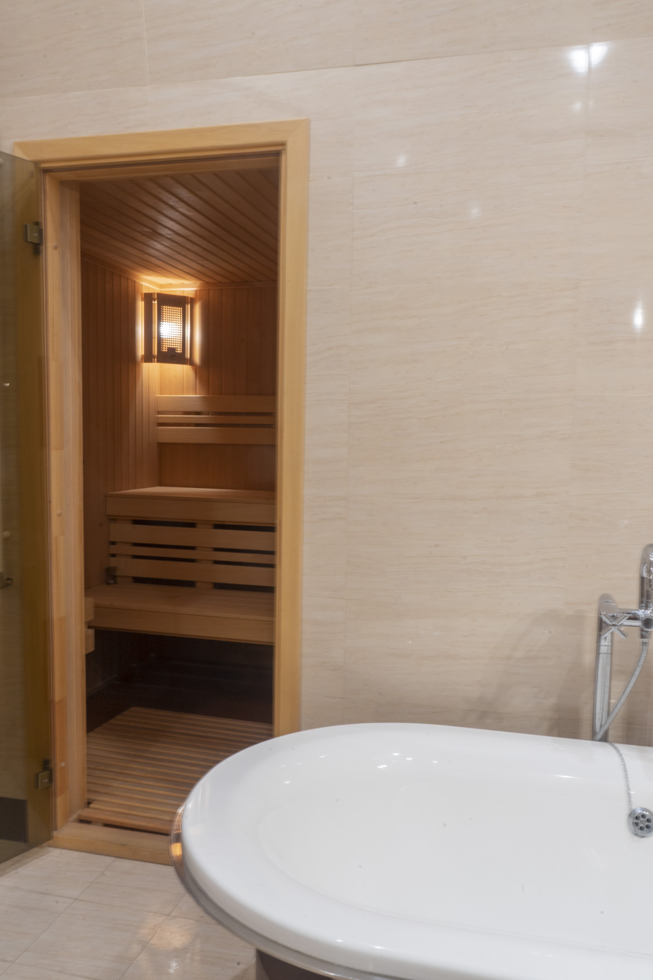 Аренда 4-комнатной квартиры 320 м², Дерибасовская ул., 17