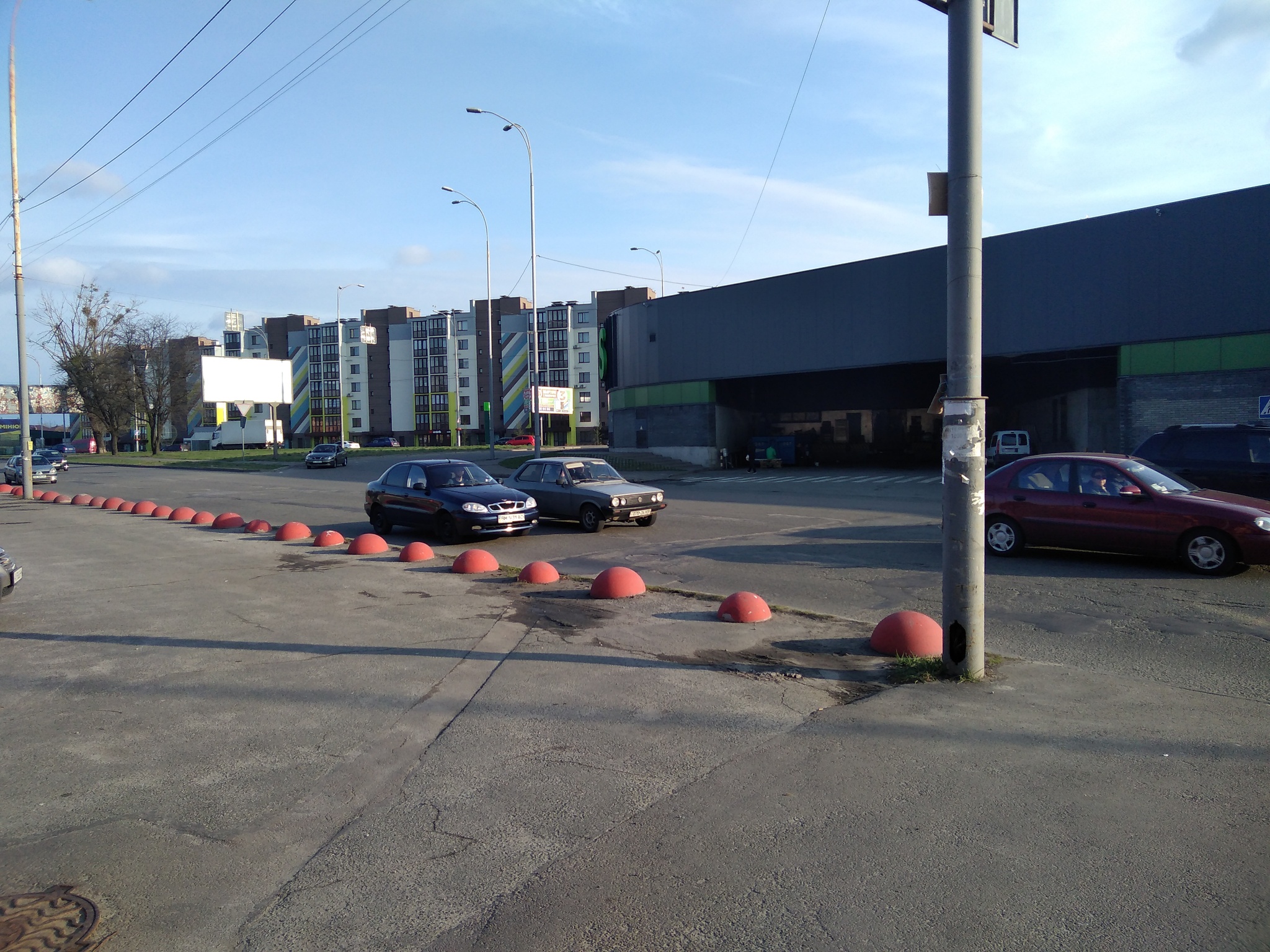 Продажа участка под индивидуальное жилое строительство 10 соток, Синеозерная ул., фасад с видом на лес ; 6,5 сот. +4 сотки !