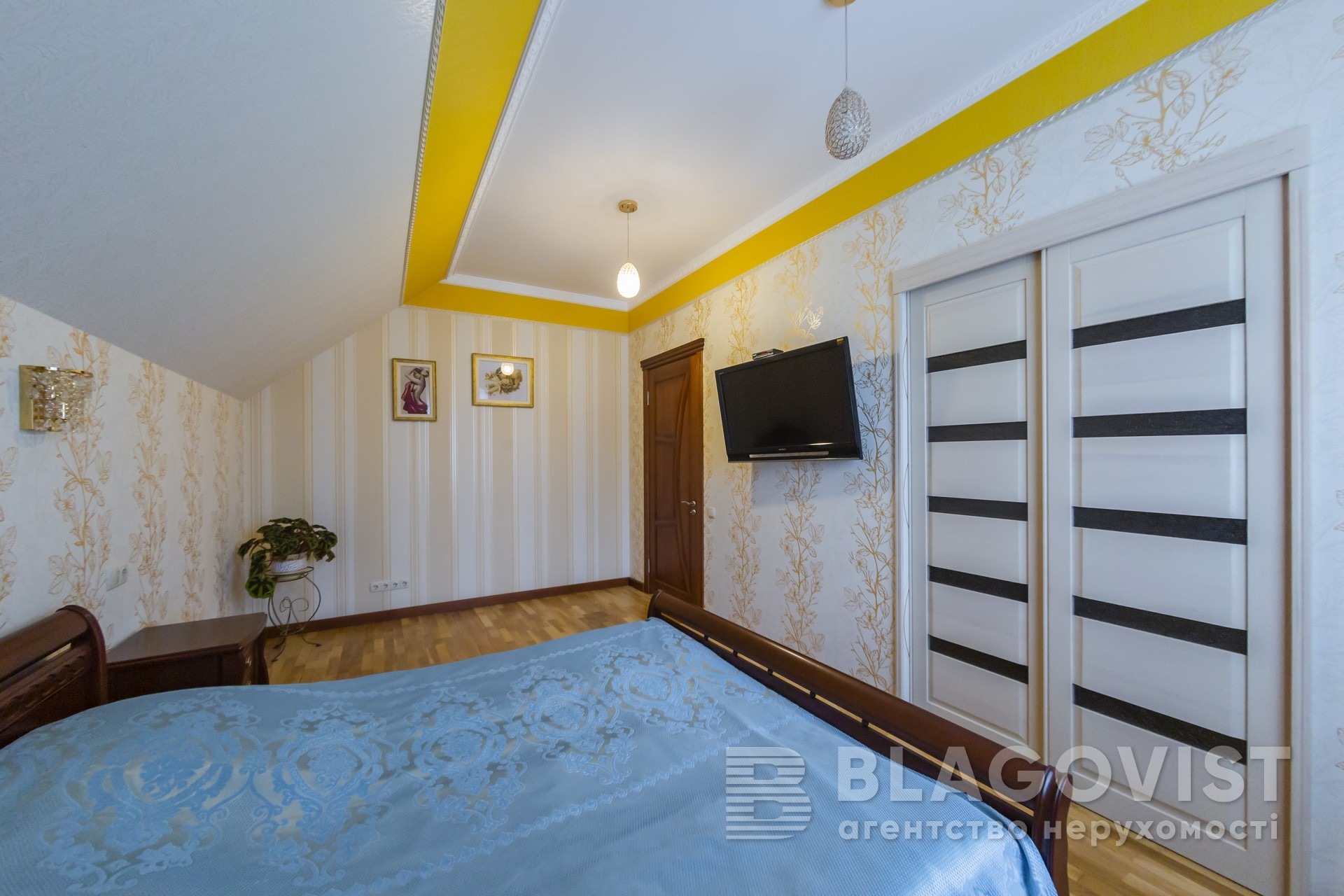 Оренда будинку 273 м², Можайська вул.