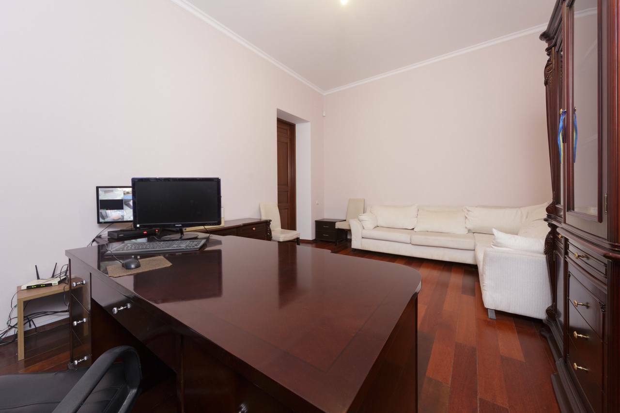 Оренда будинку 600 м², Мореходный пров., 3