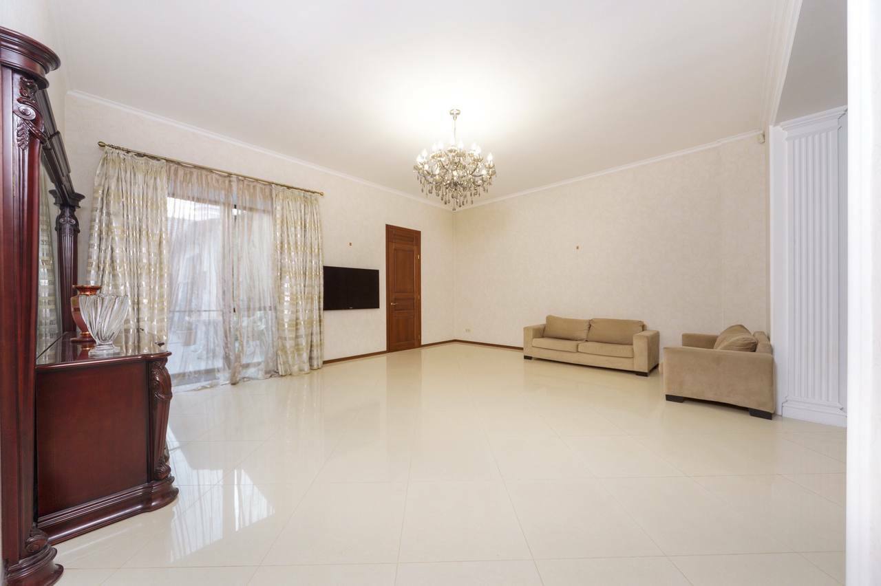 Оренда будинку 600 м², Мореходный пров., 3