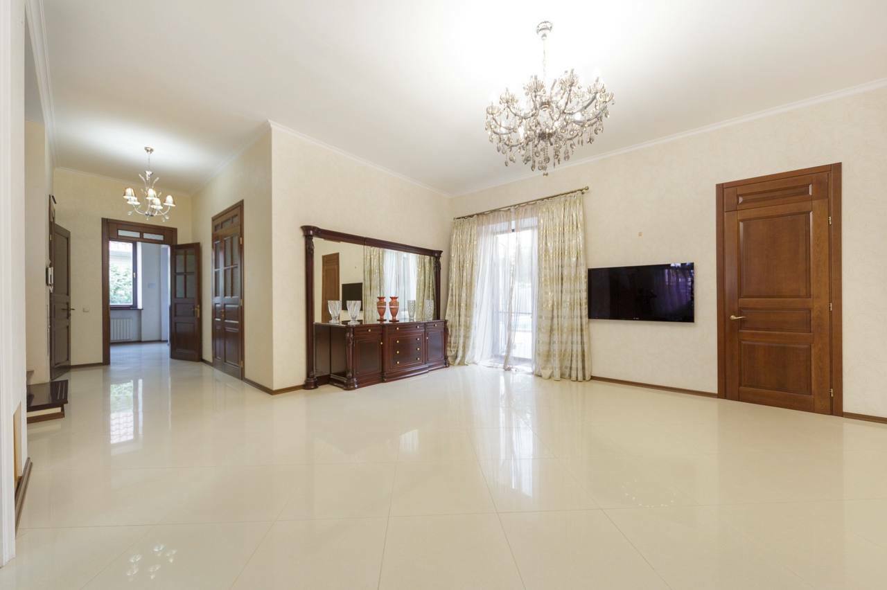 Оренда будинку 600 м², Мореходный пров., 3