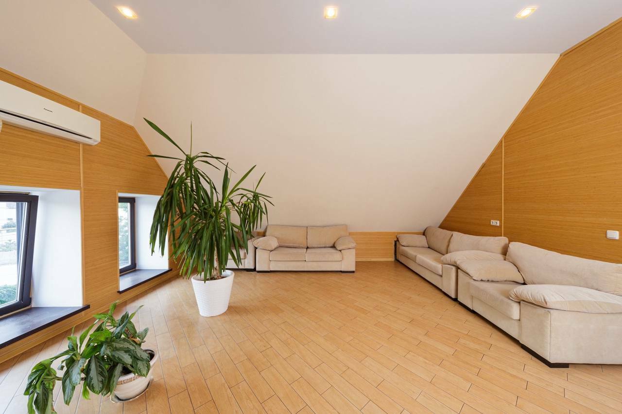 Оренда будинку 600 м², Мореходный пров., 3