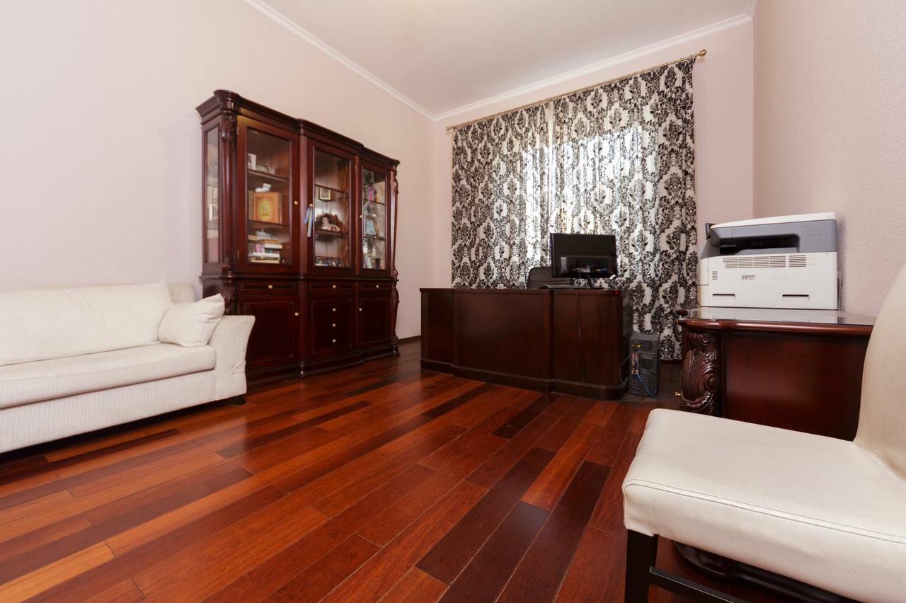 Оренда будинку 600 м², Мореходный пров., 3
