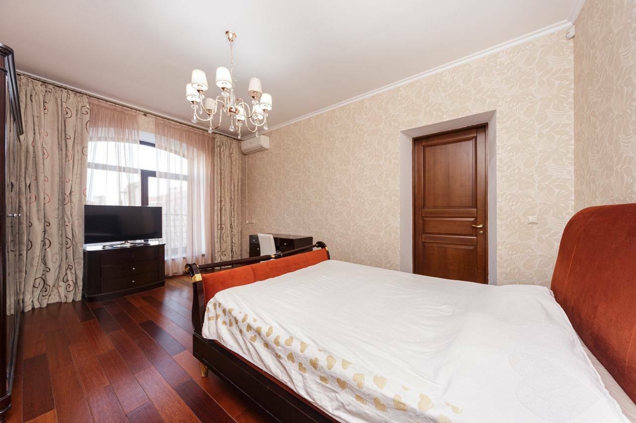 Оренда будинку 600 м², Мореходный пров., 3