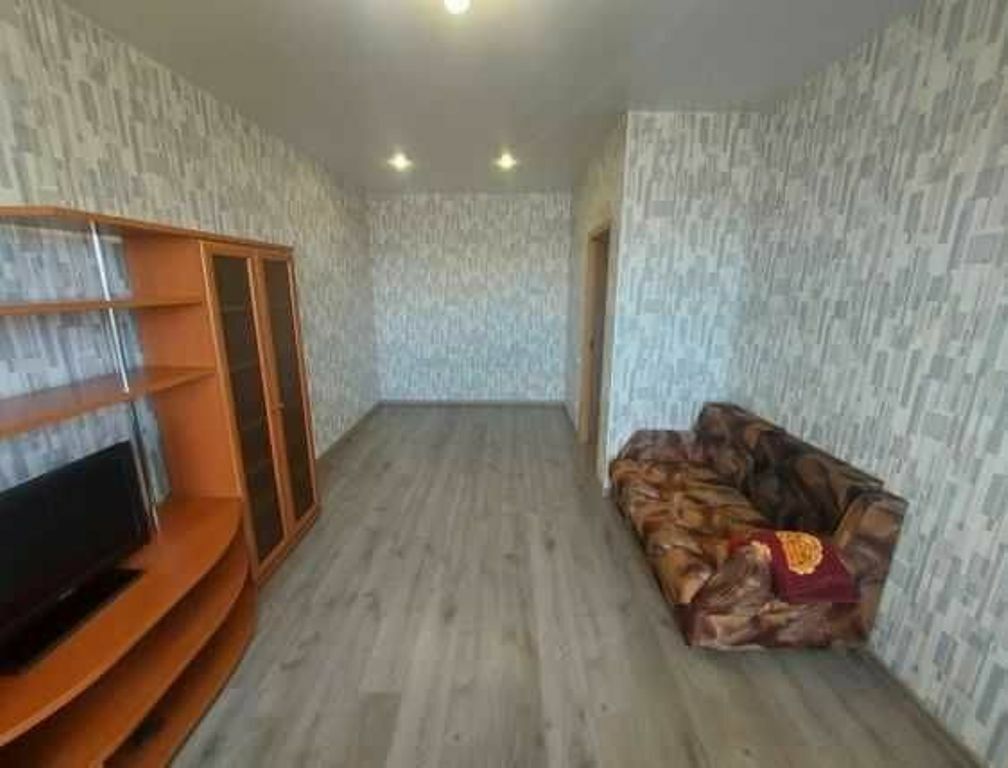 Оренда 1-кімнатної квартири 40 м², Радистів вул., 4