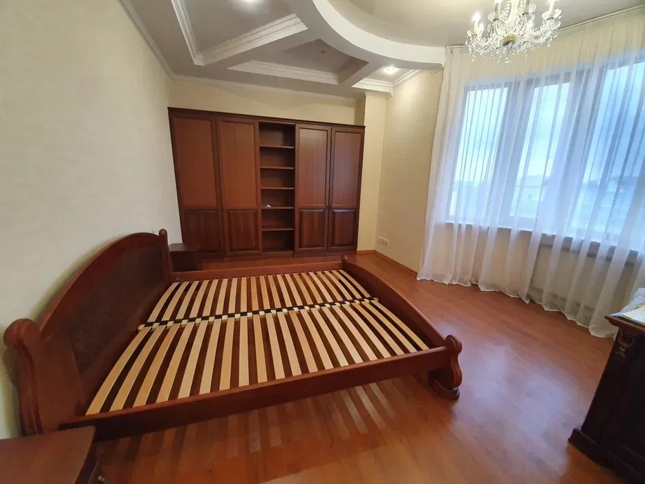 Оренда 4-кімнатної квартири 170 м², Пушкінська вул.