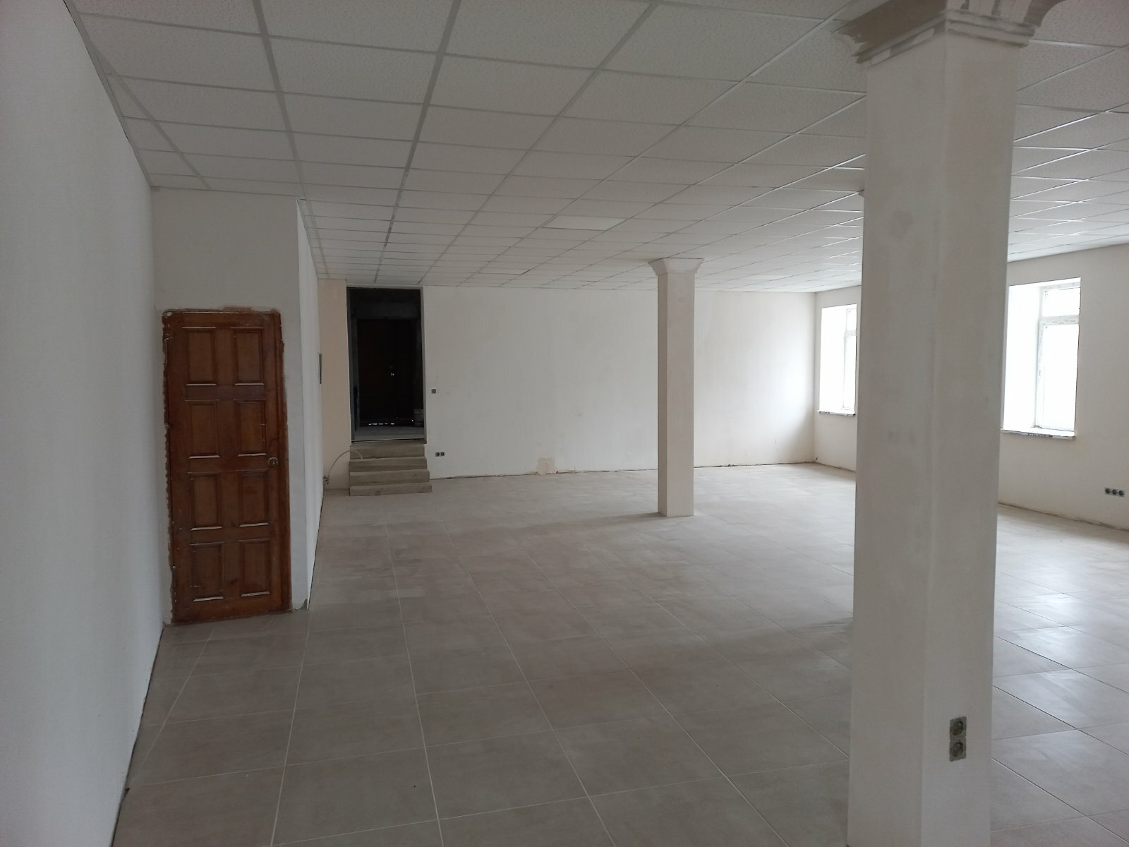 Аренда помещения свободного назначения 800 м², Александра Кутузакия ул.