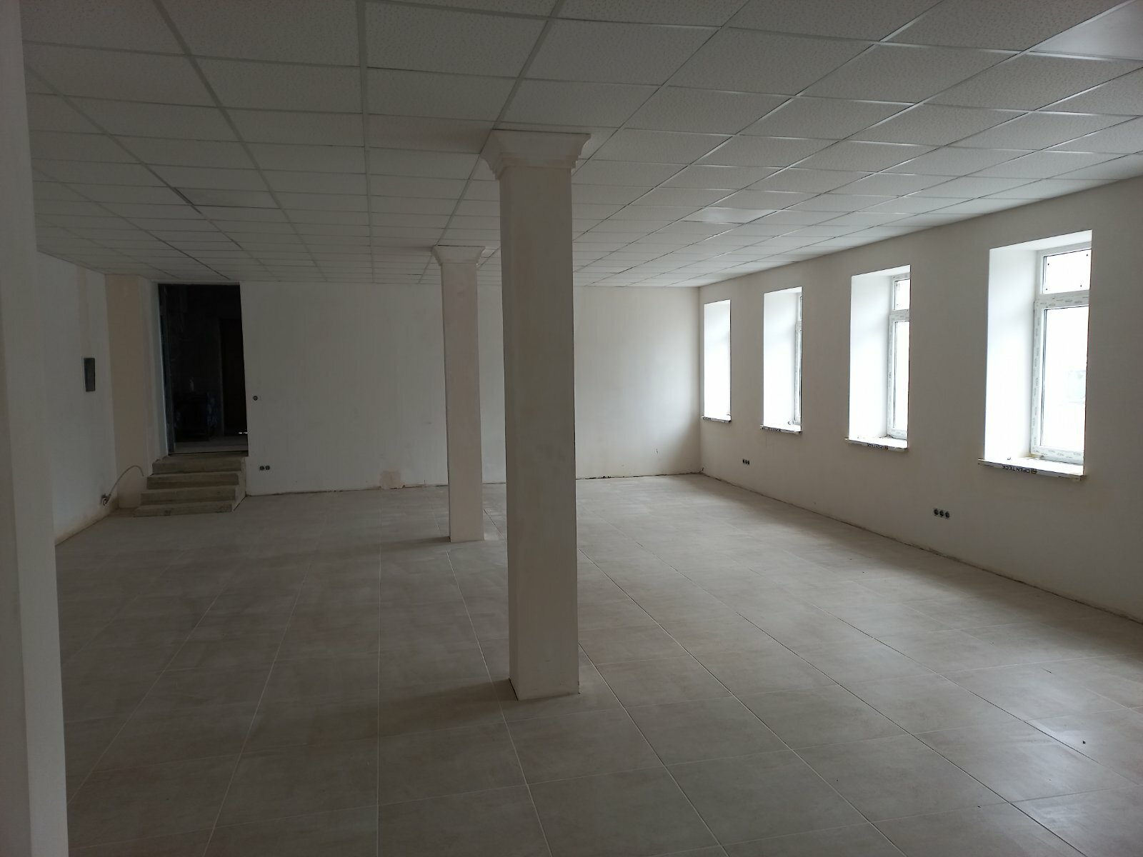 Аренда помещения свободного назначения 800 м², Александра Кутузакия ул.